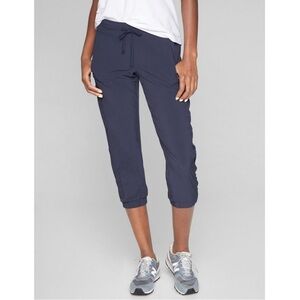 Athleta La Viva Capri Cropped Joggers in Navy Blue Size 0
